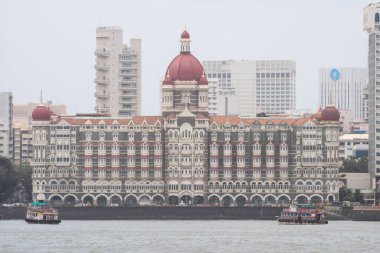 Mumbai, Maharashtra, Hindistan - 31 Temmuz 2024: Mumbai, Maharashtra, Hindistan 'daki ikonik Taj Oteli