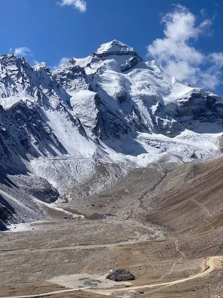 Adi Kailash, Shiva, Chota veya Baba Kailash veya Jonglingkong Peak olarak da bilinir, Panch Kailash 'ın en önemli ikinci zirvesidir.