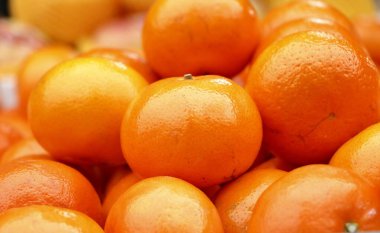 Mandalina portakalları, yurtdışından ithal edilen meyveler, renkli ve pürüzsüz, güzel cilt.