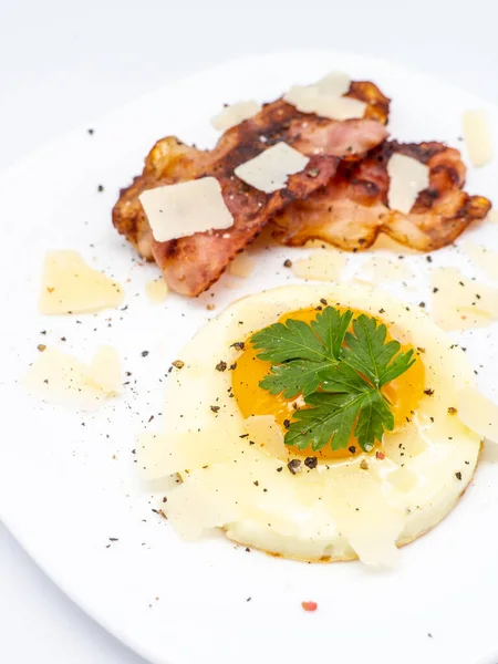 Fried Eggs Bacon White Plate — Stock Photo, Image