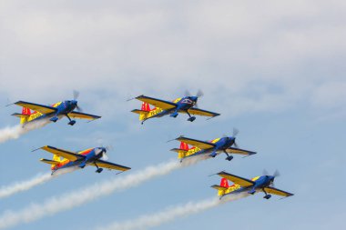 Bükreş, Romanya - 31 Ağustos 2024 - Romanya Şahinleri BIAS 2024 uçuş gösterisi sırasında Bükreş 'teki Aurel Vlaicu havaalanında