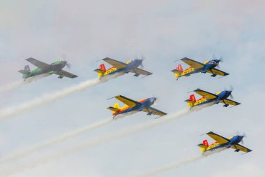 Bükreş, Romanya - 31 Ağustos 2024 - Romanya Şahinleri BIAS 2024 uçuş gösterisi sırasında Bükreş 'teki Aurel Vlaicu havaalanında