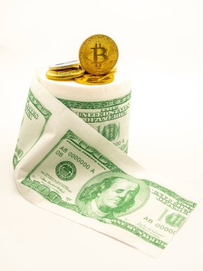 Üstünde yüz dolar yazılı tuvalet kağıdı ve şifreli para var.