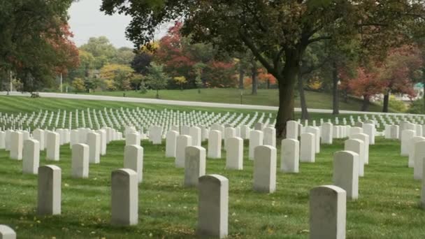 Memorial Day Veterans Cemetery Arlington National Cemetery Panning Shot Sunset — Stock Video