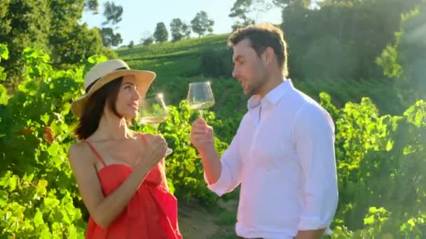 Happy Fashion People Enjoying Wine Tasting Holiday Tour Farmer Grapevine — Stockvideo