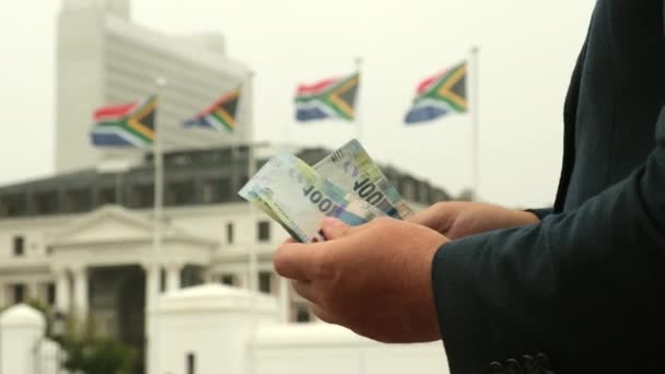 Південно Африканська Республіка Чоловік Рахує Гроші Бізнесмен Рахунками Грошова Валюта — стокове відео