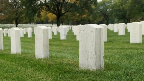 Usa Militärkyrkogård Som Skapades Inbördeskriget Gravar Amerikanska Veteraner Memorial Day — Stockvideo