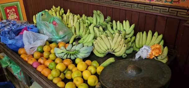 Frisches Obst Auf Dem Markt — Stockvideo