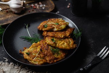 Kasede patatesli gözleme. Draniki..