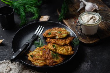 Kasede patatesli gözleme. Draniki..