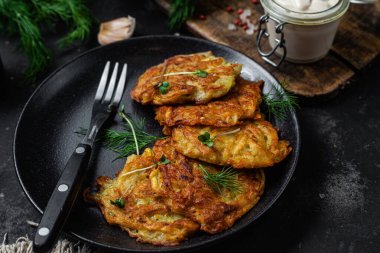 Kasede patatesli gözleme. Draniki..