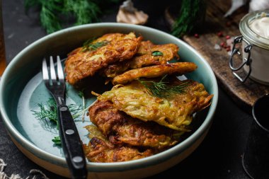 Kasede patatesli gözleme. Draniki..