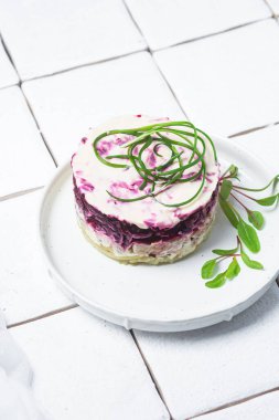 Somon ve pancar salatası. Salata Shuba