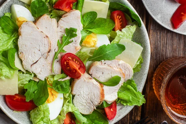 Salad Chicken Fillet Eggs Tomatoes Cheese Plate Caesar Salad — Stock Photo, Image