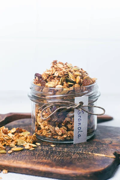 Granola Met Rozijnen Pompoenpitten Een Pot — Stockfoto