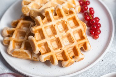 Kırmızı üzümlü Belçika waffleları