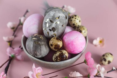 Güzel Paskalya yumurtaları. Paskalya tatili. Kartpostal