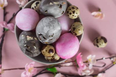 Güzel Paskalya yumurtaları. Paskalya tatili. Kartpostal