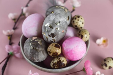 Güzel Paskalya yumurtaları. Paskalya tatili. Kartpostal