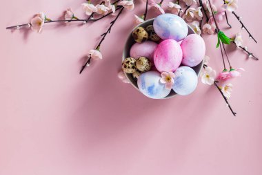 Güzel Paskalya yumurtaları. Paskalya tatili. Kartpostal