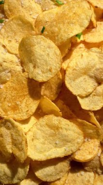 Patates cipsi hareketli.