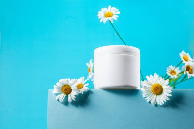 Papatya çayı, papatyalı krema kavanozu.