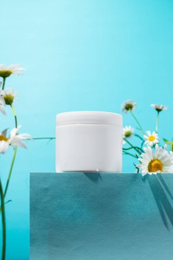 Papatya çayı, papatyalı krema kavanozu.