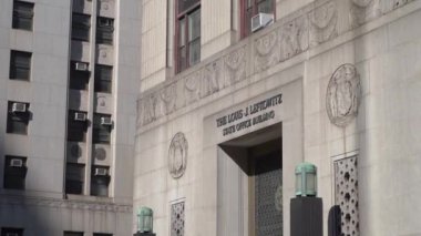 Louis J. Lefkowitz Eyalet Binası 'nın etkileyici manzarası New York' taki eşsiz mimarisini gözler önüne seriyor.
