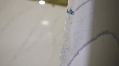 Bu mermer dokunun karmaşık desenleri var. Lüks tasarımlar ve etkileyici zarif arka planlar için ideal.