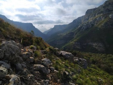 Görkemli Panorama: Cava Grande del Cassibile 'nin Nefes Kesen Manzaraları.