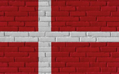 Danimarka ulusal bayrağını çatlaklara ve beton konsepte sahip eski tuğla desenli duvara boyayarak resmin gerçekçi arkaplan pankartıdır