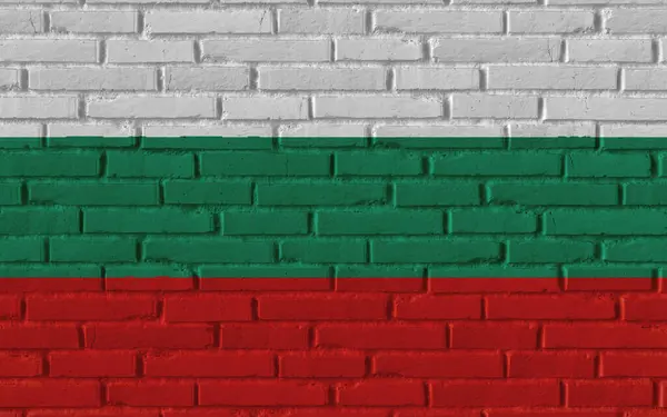 保加利亚国旗在旧砖墙上的绘画 带有裂缝和具体概念3D 使图像成为现实的背景旗帜 — 图库照片
