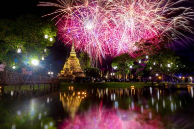 Sukhothai Loy Krathong Festivali, Sukhothai tarihi parkı, Sukhothai, Tayland.