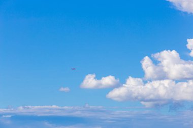 Sabah bulutlu mavi gökyüzü, duvar kağıdı arka plan doğal