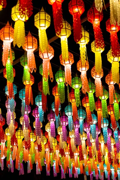 Lamphun Kasabası 'nın yüz bin fener festivali, güzel çok renkli lambalar, Lamphun Tayland