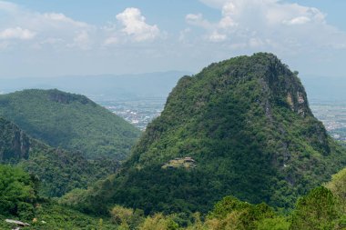 Dağın tepesinden manzara 