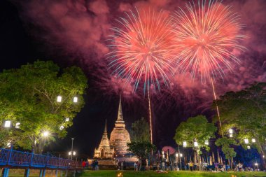 Sukhothai Loy Krathong Festivali, Sukhothai tarihi parkı, Sukhothai, Tayland.