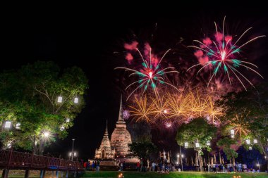 Sukhothai Loy Krathong Festivali, Sukhothai tarihi parkı, Sukhothai, Tayland.
