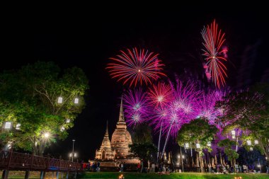 Sukhothai Loy Krathong Festivali, Sukhothai tarihi parkı, Sukhothai, Tayland.