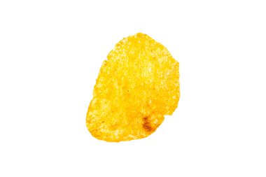 Baharatlı patates cipsi, beyaz arkaplanda izole edilmiş patates cipsi, kırpma yolu