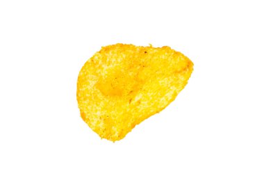 Baharatlı patates cipsi, beyaz arkaplanda izole edilmiş patates cipsi, kırpma yolu