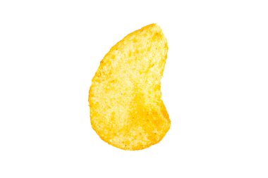 Baharatlı patates cipsi, beyaz arkaplanda izole edilmiş patates cipsi, kırpma yolu