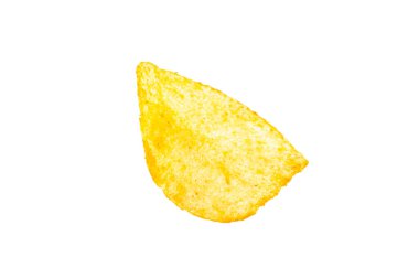 Baharatlı patates cipsi, beyaz arkaplanda izole edilmiş patates cipsi, kırpma yolu