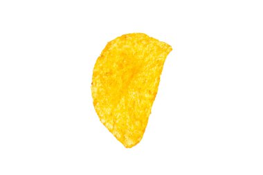 Baharatlı patates cipsi, beyaz arkaplanda izole edilmiş patates cipsi, kırpma yolu