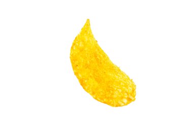 Baharatlı patates cipsi, beyaz arkaplanda izole edilmiş patates cipsi, kırpma yolu