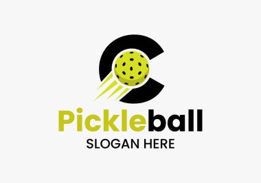 Hareketli Pickleball Sembollü C harfi logo kavramı. Turşu Topu Logotype Vektör Şablonu