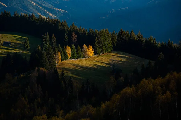 Ett Charmigt Bergslandskap Bucegi Bergen Karpaterna Rumänien Höstens Natur Moeciu — Stockfoto