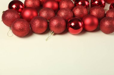 Bayram tebrik kartı ya da çam ağacı dallı pankart. Mutlu Noeller ve mutlu yıllar 2023.