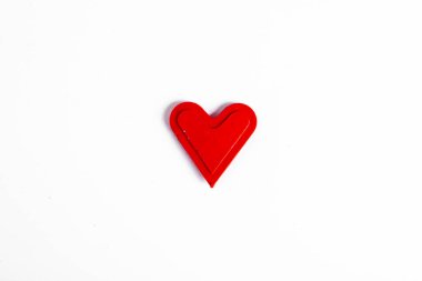 Aşk kalpleri ahşap dokuda. Sevgililer Günü kartı konsepti. Sevgililer Günü Arkaplanı İçin Kalp.