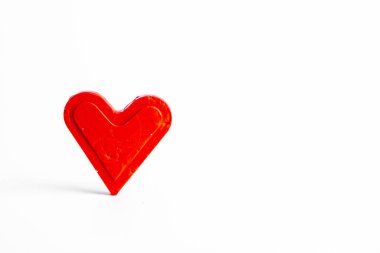 Aşk kalpleri ahşap dokuda. Sevgililer Günü kartı konsepti. Sevgililer Günü Arkaplanı İçin Kalp.